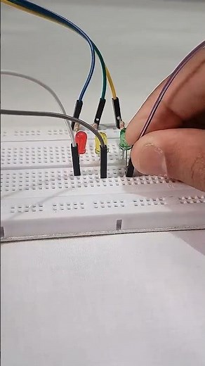 Building a Trafic Signal Light Using Arduino #arduino #led