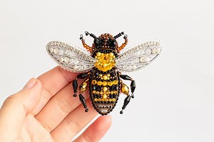 Bead Embroidery Kit: Honey Bee Brooch DIY Craft - Etsy