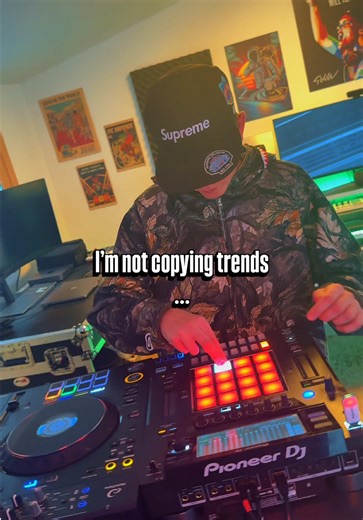 Are you ready for a new sound? Another Tech House mashup from a DJ kid trying to revolutionize Electronic Music with pure Creativity and energy. I’m here to surprise you with new creations from my “crazy brain” 😅 NextGen Rave vibes, EDM pressure, no copy-paste. This is just the beginning. What do you think? ⚡ #dj #techhouse #mashup #edm @alphatheta_emea @bape_europe