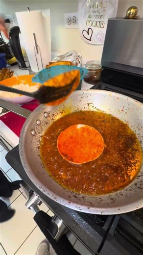 Making authentic enchiladas from Leon Guanajuato with my mom 🇲🇽 #MexicanFood #MexicanCulture