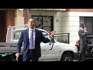 Auctioneer Gavin Croft, Pyrmont auction 2017