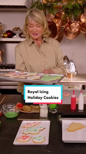 Decorate Christmas Cookies with Royal Icing This Holiday