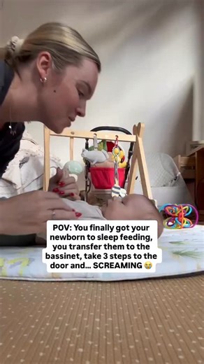 If your 2 week old falls asleep peacefully while feeding but screams the second you try to put them down, you’re experiencing one of the most universal newborn challenges (and it’s not because you’re doing something wrong). Here’s what’s actually happening: Your baby spent 9 months in an environment where they were constantly held, rocked, and heard your heartbeat 24/7. The womb was warm, snug, and had consistent white noise. When they fall asleep on you, they’re getting all those familiar sensa