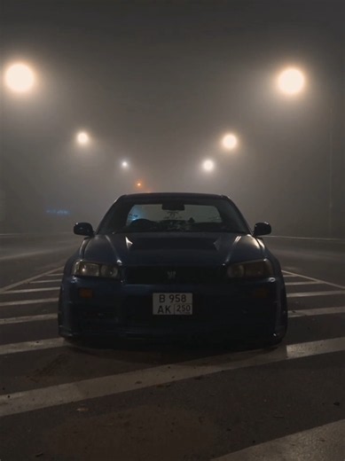 Nissan Skyline R34 в идеальной погоде: JDM стритуха