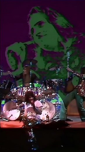 Raw, young, and dangerous 🔥 #AliceCooper #ImEighteen #Live1972 #YTShorts