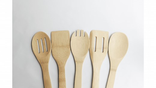 When To Use A Slotted Turner vs A Solid Turner? - Practical Cooks