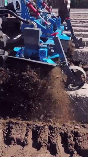 Game-Changer! Garlic Hilling Machine – Prep Soil in Seconds!