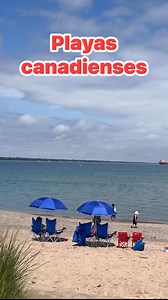 En Canadá, la mayoría de las playas más visitadas están en lagos y no en océanos. Esto se debe a la gran cantidad de lagos de agua dulce, como los Grandes Lagos, que ofrecen impresionantes playas con vistas únicas. ¡Perfectas para disfrutar en verano! | Justo en Canadá