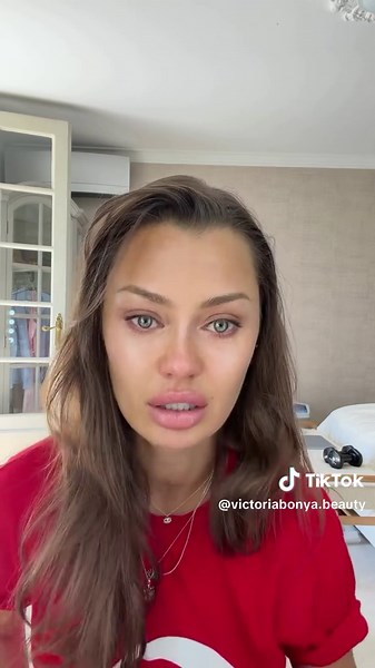 Victoria Bonya: Beauty, Makeup & Daily Life