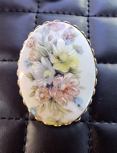 Vintage Oval Hand Painted Milk Glass Flower Brooch - Etsy