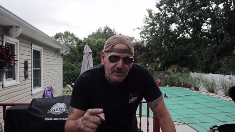 How to Spatchcock a Chicken _ Weber Master Touch Premium Kettle _ Diffuser Plate, AWESOME!