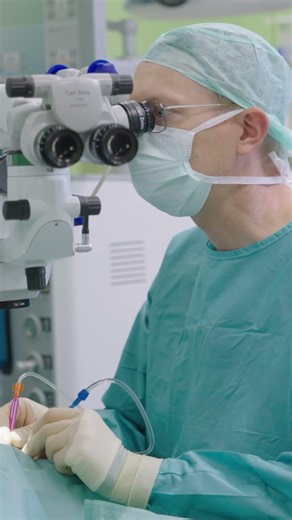 Hinter den Kulissen einer Augen-Operation