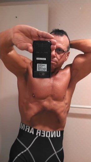 Posing Abs and Stomach Vacuum