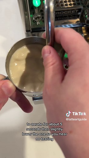 Replying to @Cassie This is how to steam oat milk for latte art! #latteart #oatmilk #oatmilklatte #coffee #alternativemilk #vegancoffee