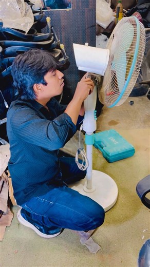 Muqeeth Khan on Instagram: "Fan service wala 🤣😂"