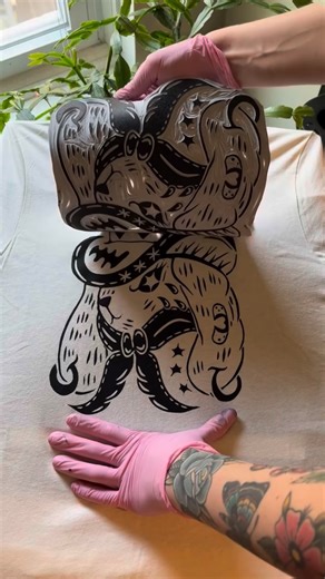 𝓪𝓹𝓻𝓲𝓵 𝓽𝓸 𝓳𝓾𝓷𝓮 𝓪𝓻𝓽 on Instagram: "It’s day 2 of my @speedball_art takeover! Here’s a few tips I have found to help get a punchy print on a shirt, denim, or other fabrics: Once the block is on the shirt, I use a clean brayer to roll over the block. The friction and rocking back and forth motion I think helps the ink settle in more. I usually steam the clothing item first to make sure there are no wrinkles, and soften up the fabric just a little! I also start with a very thin layer of