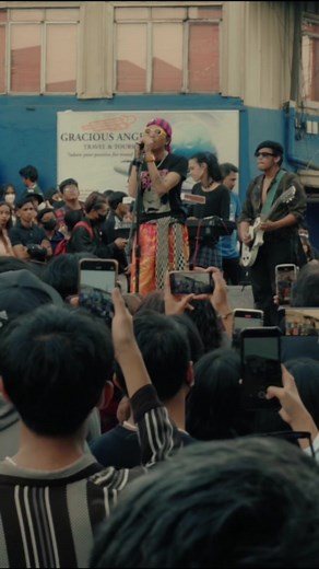 Dilaw Live Performance of 'Sansinukob' at Session Road
