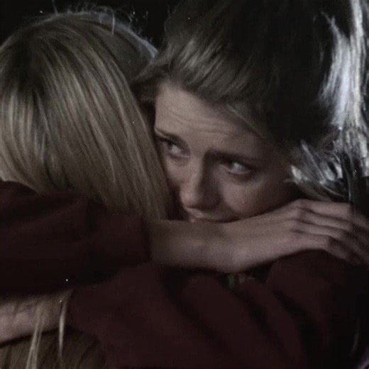 Exploring Dreams and Reality in Sapphic Relationships