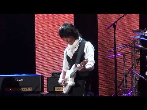 "Mna Na Heireann (The Women Of Ireland)" - Crossroads Guitar Festival - Jeff Beck - April 13, 2013