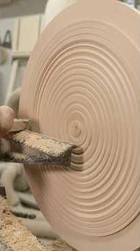 How to make a wooden platter. Turning a plate on the lathe. #woodworking #woodturning