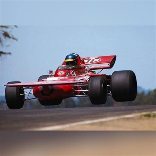 The F1 Car With the Ridiculous “Tea Tray” Nose