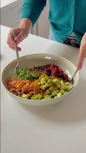 Salade de lentilles, saumon fume et oeuf mollet au airfryer