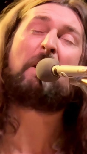 Alves Filho on Instagram: "Supertramp performing "Bloody Well Right" Live at the Pavillon de Paris, Paris, France, on November 29, 1979. • • • • • • • • #Supertramp #RickDavies #RogerHodgson #JohnHelliwell #DougieThomson"