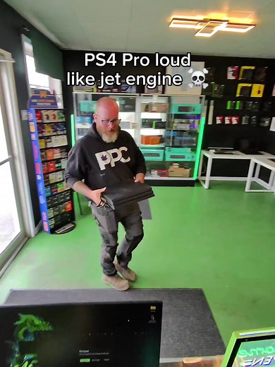 PS4 Pro overheating issue fix ☠️🔥 #playstation #ps4pro #ps4 #ps5 #tech