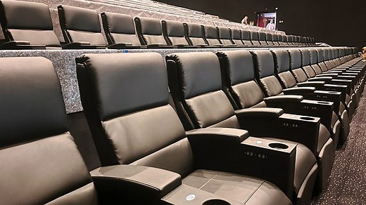 Erstes Imax-Kino in Mitteleutschland in Leipzig öffnet mit "Das Kanu des Manitu"