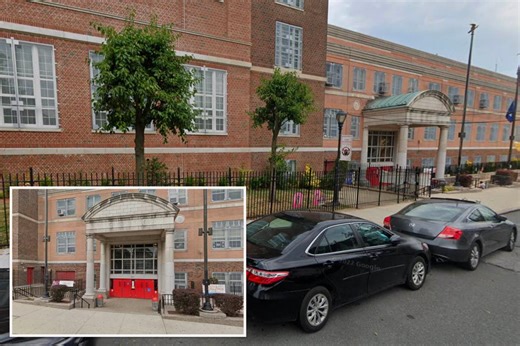 Teen in custody after 4 students slashed during brawl inside NYC high school: police