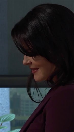 We hate to see sisters fight, but we love the tension #BoldandBeautiful #drama #soapopera | The Bold and the Beautiful
