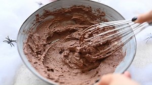 3.4K views | Celebrate the spooky season with these Halloween Cake Pops. Tender cake and fudgy frosting rolled into bite size pops and dipped into chocolate, they’re perfect for any Halloween party. https://www.favfamilyrecipes.com/halloween-cake-pops/ | Favorite Family Recipes | Facebook