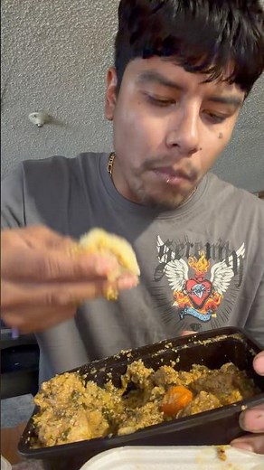 How to properly eat FuFu and Egusi soup #mexican #africanfood #foodshorts
