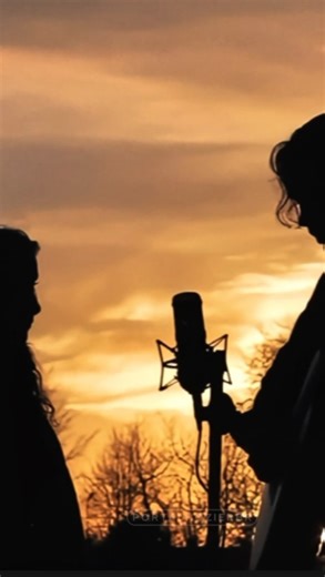 Portal Hozier Brasil on Instagram: "In a week - Hozier e Karen Cowley Live at Kilkenny Castle"