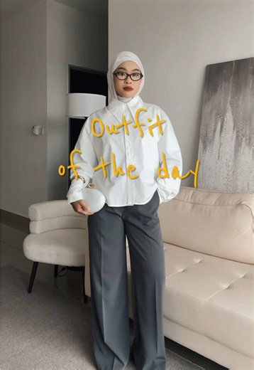 Lula Pants Outfit of the Day in Code Grey