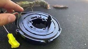 BMW E36 Clock Spring Replacement (Grind/Squeak Noise Fix)