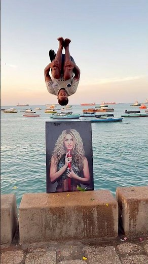 Help us to mention @S‪@Shakira‬