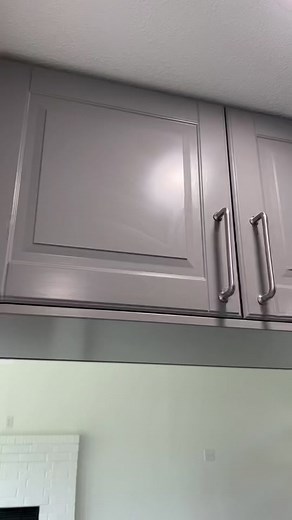 How to Remove Streaks on Cabinet Doors with Two Towel Method