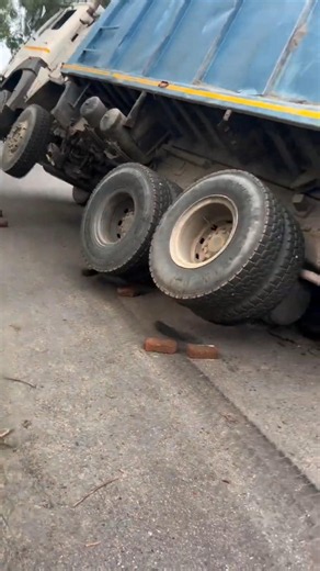 Unseen Struggles of Truck Life 💔