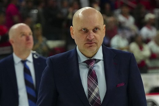 Detroit Red Wings HC Derek Lalonde makes his feelings known about Sebastian Cossa's debut; calls out "sloppy" defense in S/O win over Sabres