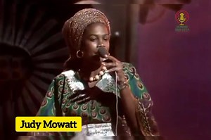 166K views · 10K reactions | JUDY MOWATT "YOU POUR SUGAR ON ME" ✨ Live At TopPop Program (1976) #frecuenciasoundsystem #musicaycultura #reggae | Frecuencia Sound System | Facebook
