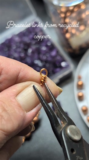 2.9K views · 44 reactions | Bracelet link Tutorial These bead links are made from recycled copper wire, amythist chips and copper beads. Follow to see the bracelet completed. #tutorial #wirewrapping #wirewrappedjewelry #amethyst #copper | LaWanda White | Facebook