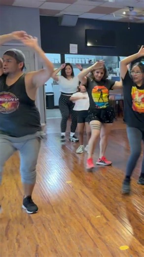 Yo no llego a casa 🔥🔥 #foryou #zumba #zumbawitheliseo #fyp #dance #zumbafitness