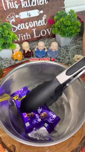 👉 Dairy Milk Ice Cream at Home 🤤🔥2 Ingredient Viral Recipe | No Cream No Machine #milkicecream
