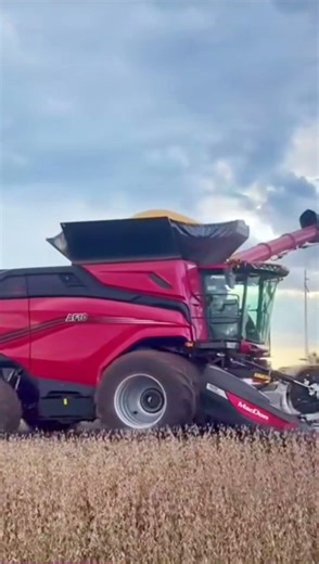 Case Harvester Machine #usatractor #americanfarming #harvestermachine