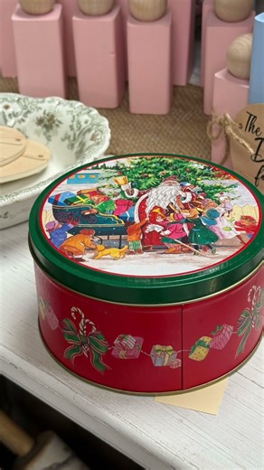 Christmas in my booth. ❤️🎄🎅🏻 #christmas #christmascountdown