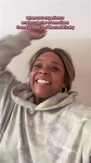 Kierra Lewis on Instagram: "#bookstagram #heatedrivalry #booktok #mlm #mmromance"