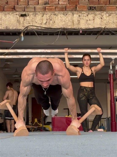 They Were NOT Ready for This Calisthenics 😳