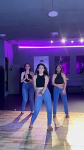 Coreografía de La Mejor Versión de Mi by Claudia❤️‍🩹 Bailarinas: Daniela y Airi 💃🏻 #baile #bachata #bachataladystyle | Clases de Salsa y Bachata