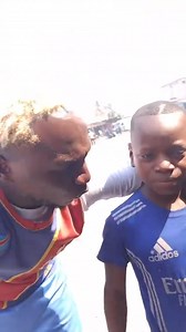 Leader POMBA croise le petit Junior Na diembeli te | KinshaStar